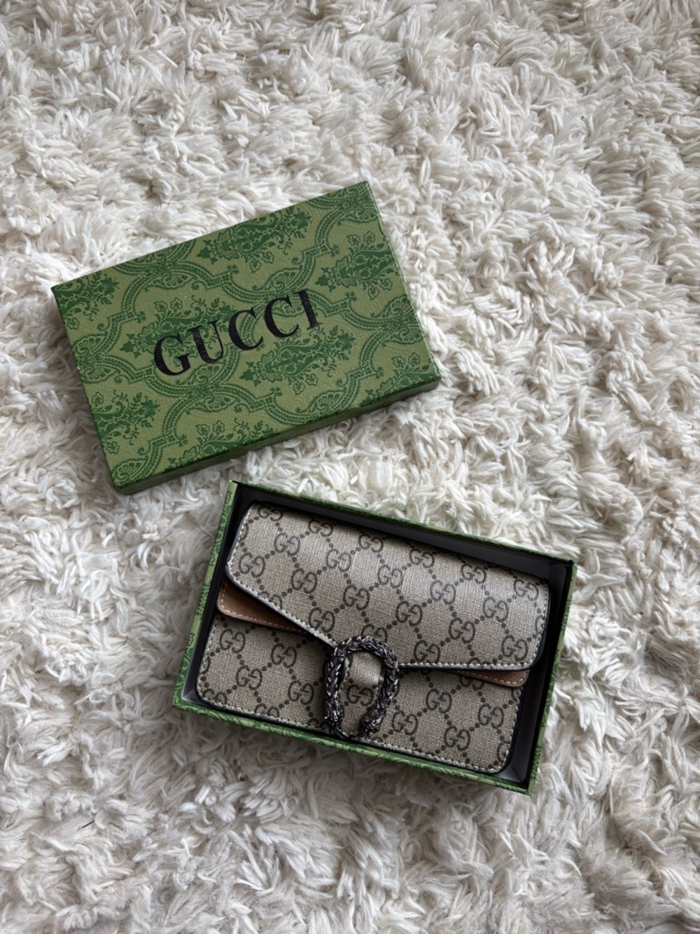 Chain crossbody